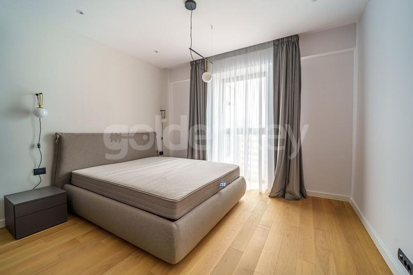 Apartament cu 4 camere semidecomandat, mobilat în Aviației