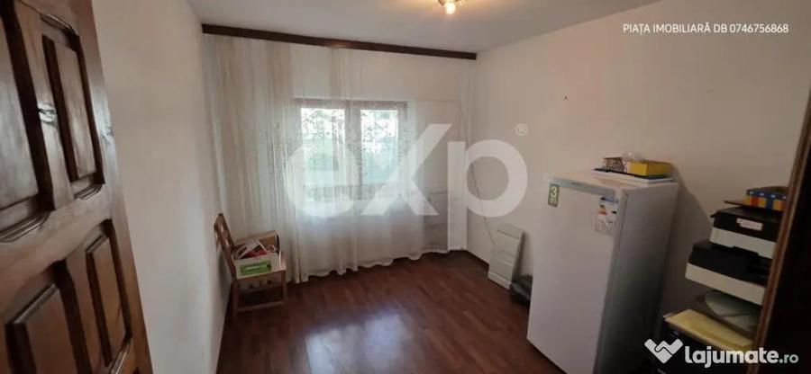 Apartament cu 4 camere decomandat în Central