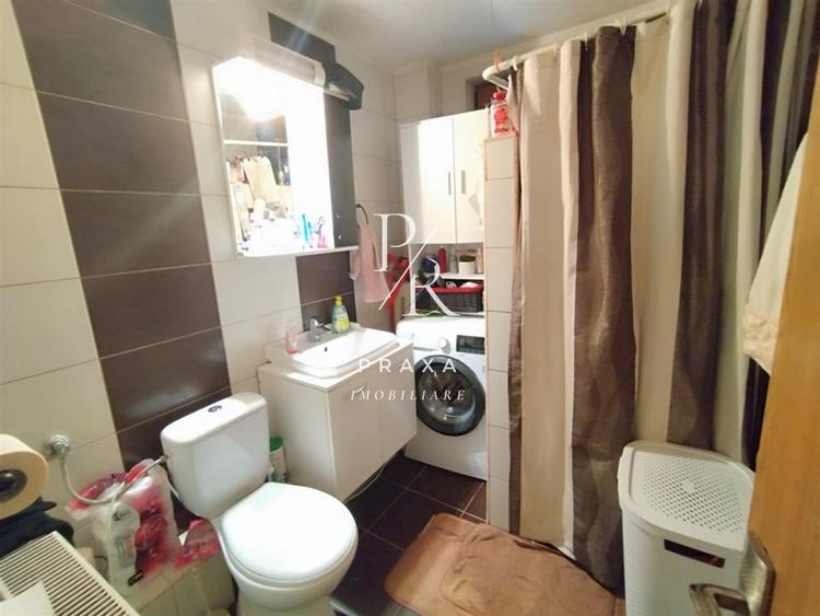 Casă individuală cu 6 camere cu Teren 1300 Mp în Tăuți