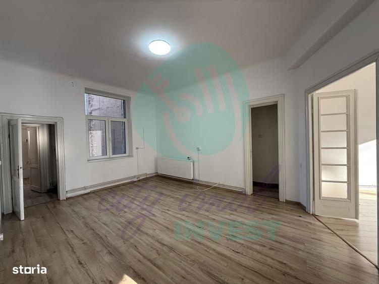 Apartament cu 3 camere semidecomandat în Romană