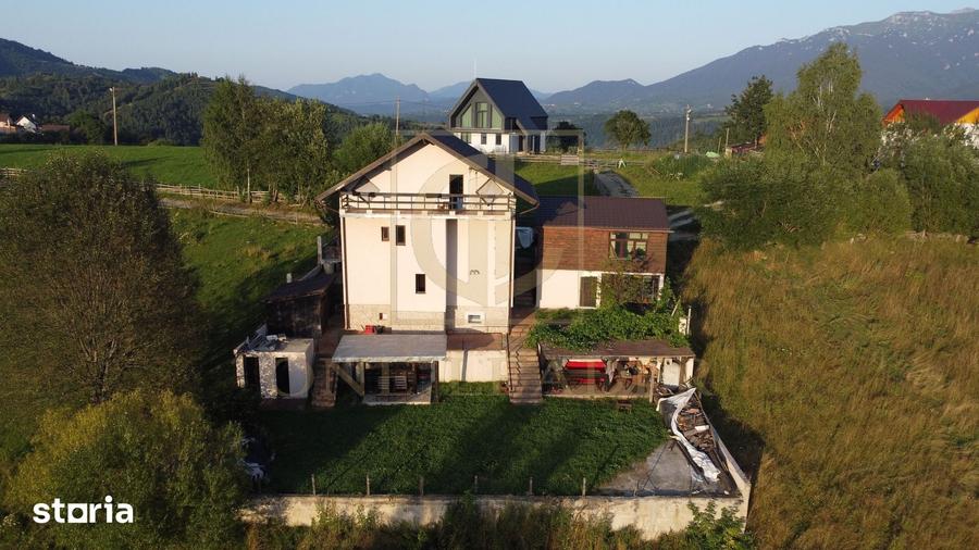 Casă cu 4 camere cu Teren 600 Mp în Moieciu