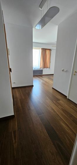 Apartament cu 4 camere decomandat, mobilat în Barbu Văcărescu