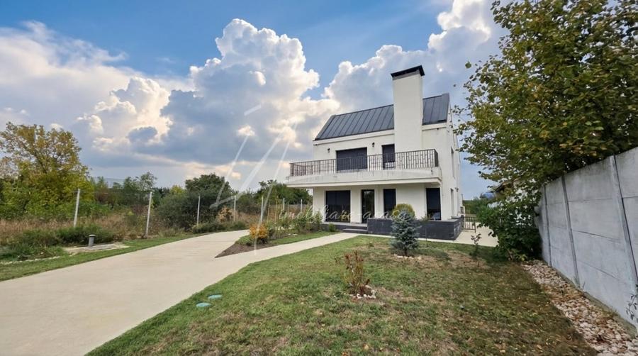 Casă individuală cu 5 camere cu Canalizare în Cernica