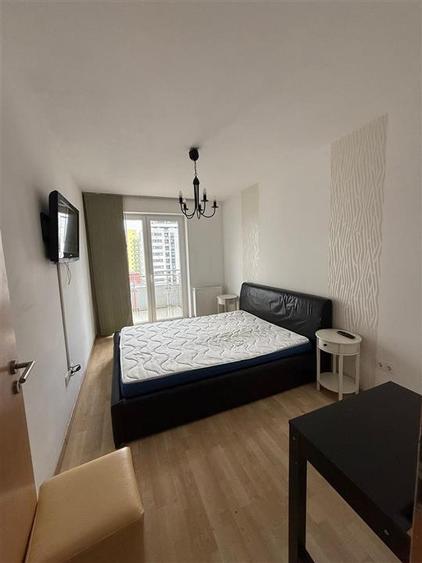 Apartament cu 2 camere decomandat, mobilat în Tractorul