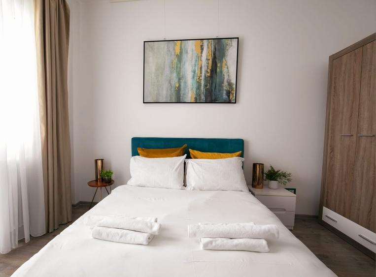 Apartament cu 2 camere semidecomandat, mobilat în Universitate