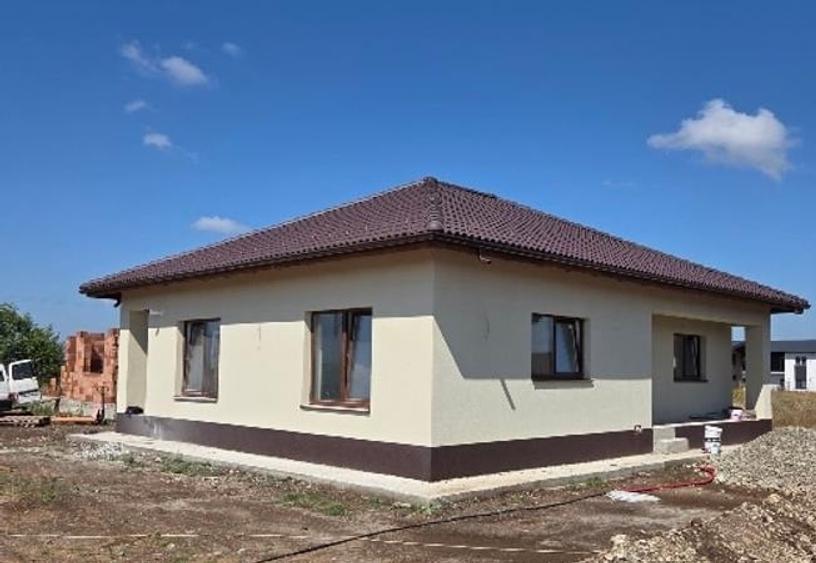 Casă individuală cu 4 camere cu Canalizare în Tărlungeni