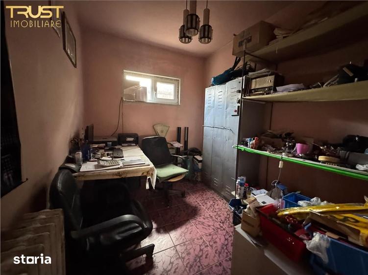 Casă cu 8 camere cu Teren 276 Mp în Zorilor