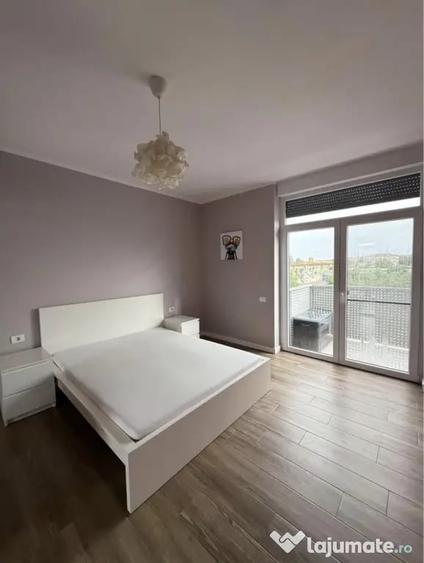 Apartament cu 2 camere semidecomandat în Lipovei