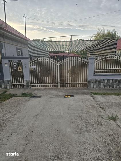 Casă cu 4 camere cu Teren 1800 Mp în Zimandu Nou