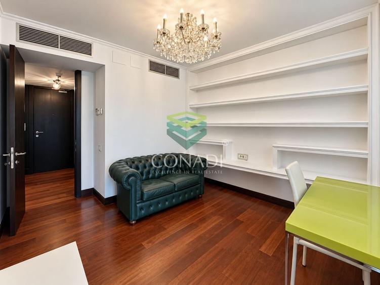 Apartament cu 3 camere semidecomandat în Arcul de Triumf