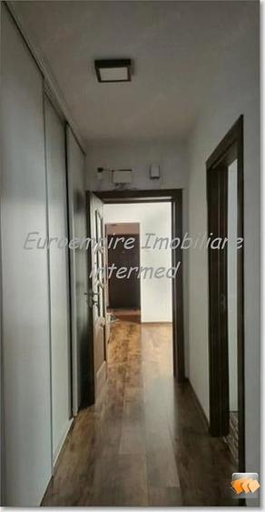 Apartament 4 camere de vanzare zona Tomis Nord - 2