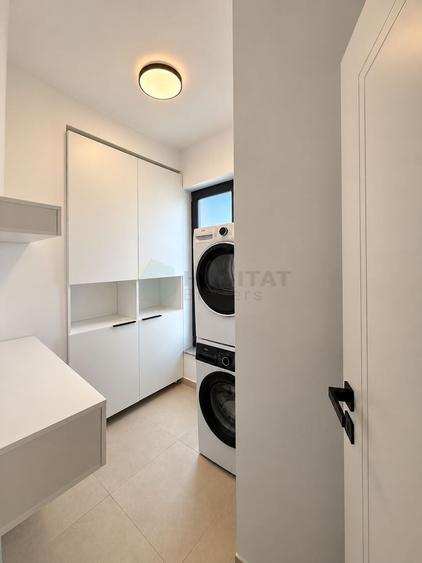 Casă individuală cu 4 camere cu Piscina în Tunari