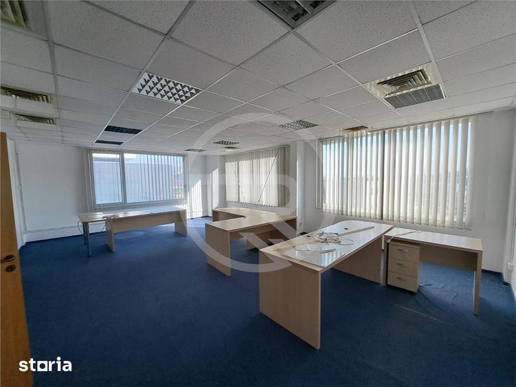 Spațiu comercial, de 600 mp, în Gruia