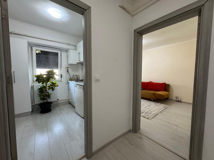 Apartament cu 2 camere decomandat în