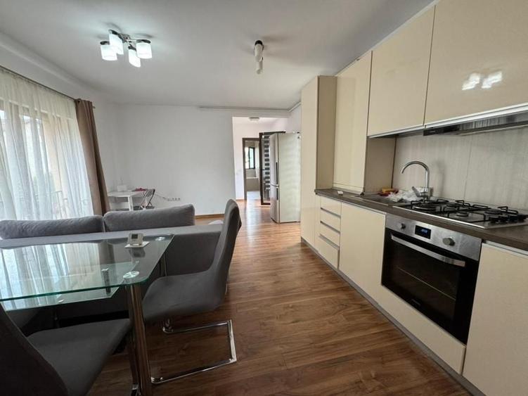 Apartament cu 2 camere semidecomandat, mobilat în Bună Ziua