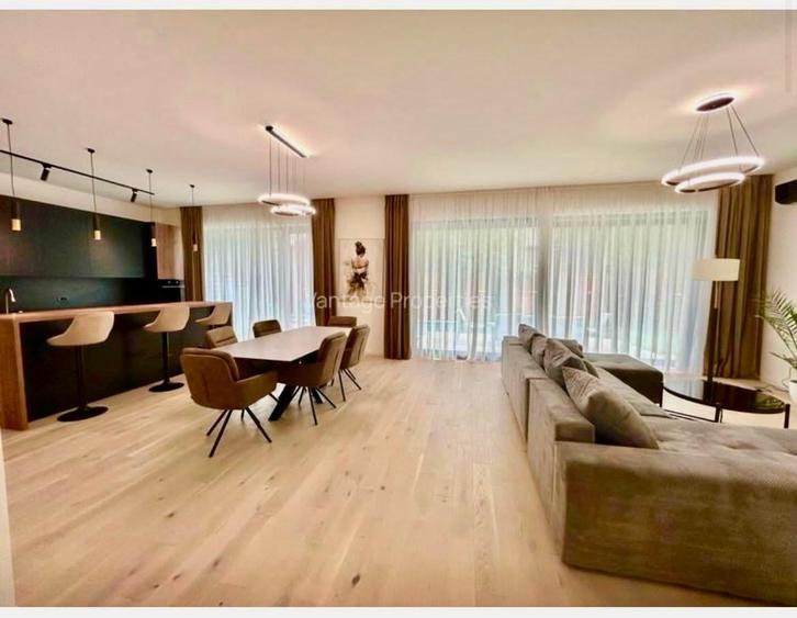 Casă individuală cu 5 camere cu Piscina în Iancu Nicolae