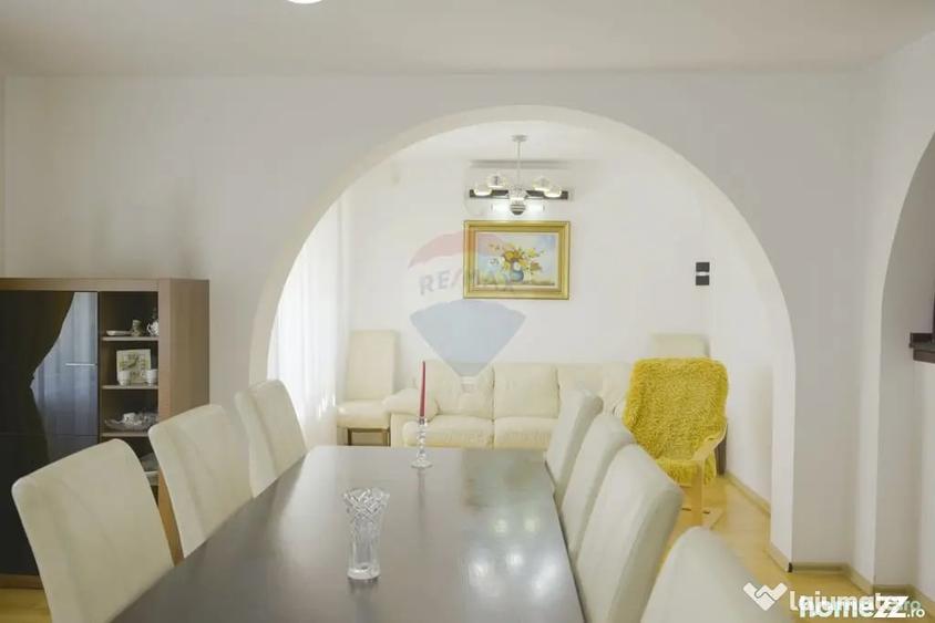 Casă cu 7 camere cu Teren 3093 Mp în Girov
