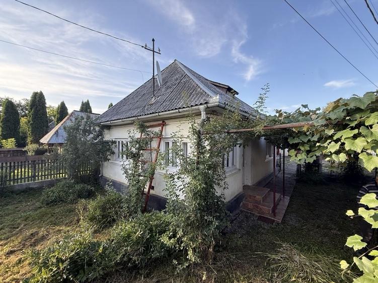 Casă cu 4 camere în Giulești