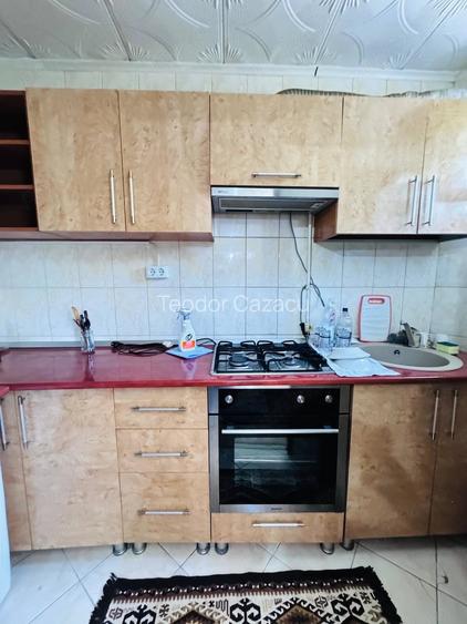 Apartament 2 camere, 32 mp Centru Harlau Mobilat 32.000