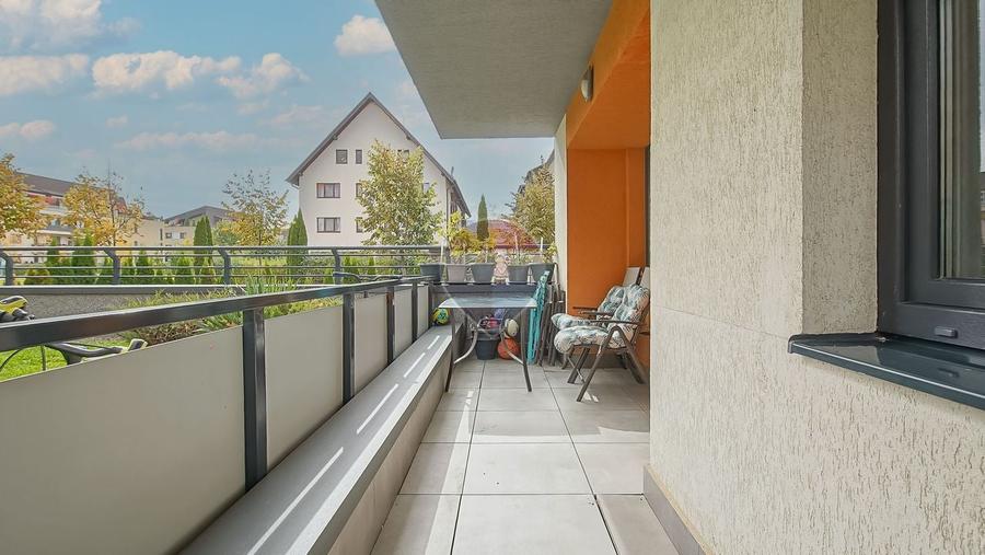 Apartament cu 3 camere decomandat, mobilat în Tractorul