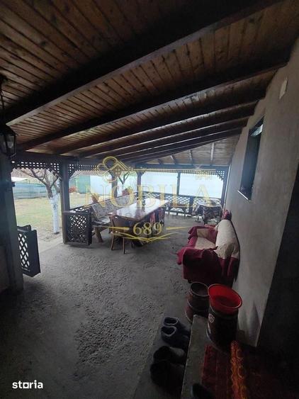 Casă cu 5 camere cu Teren 1600 Mp în Sascut