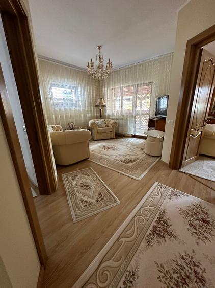 Casă cu 7 camere cu Teren 500 Mp în Chiajna