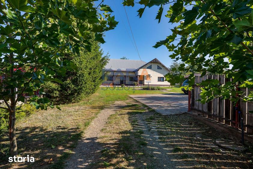 Casă cu 5 camere cu Teren 2600 Mp în Ion Creangă