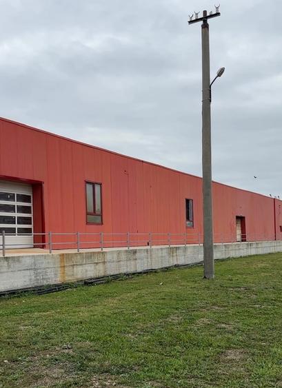 Spațiu industrial, de 300 mp, în Est