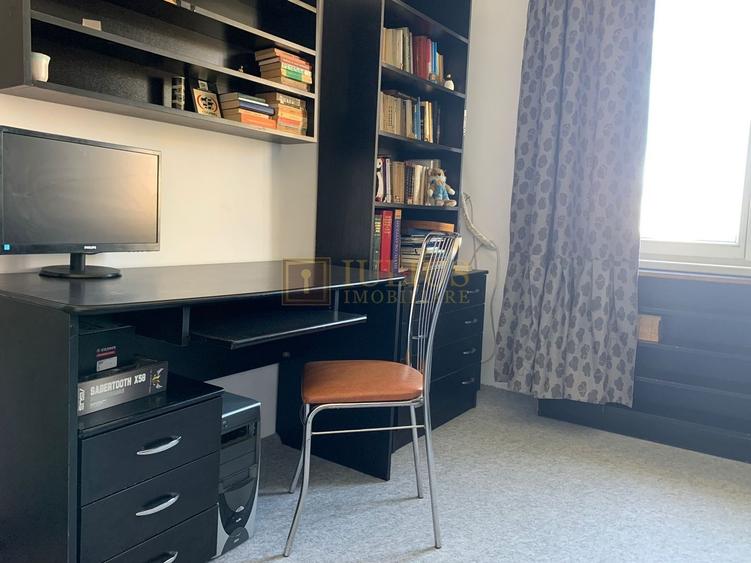 Apartament cu 3 camere semidecomandat, mobilat în Circumvalațiunii