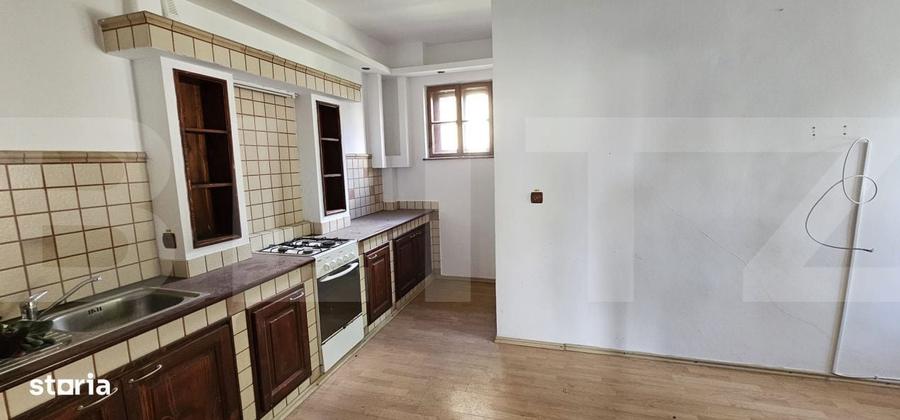 Apartament cu 3 camere decomandat în Chilieni