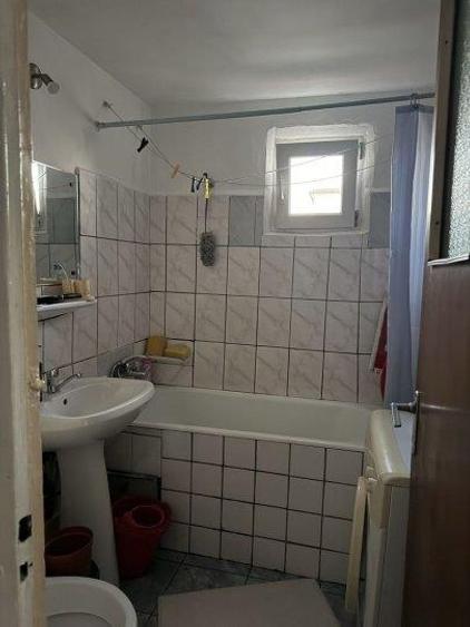 Apartament cu 3 camere decomandat, mobilat în Brâncoveanu