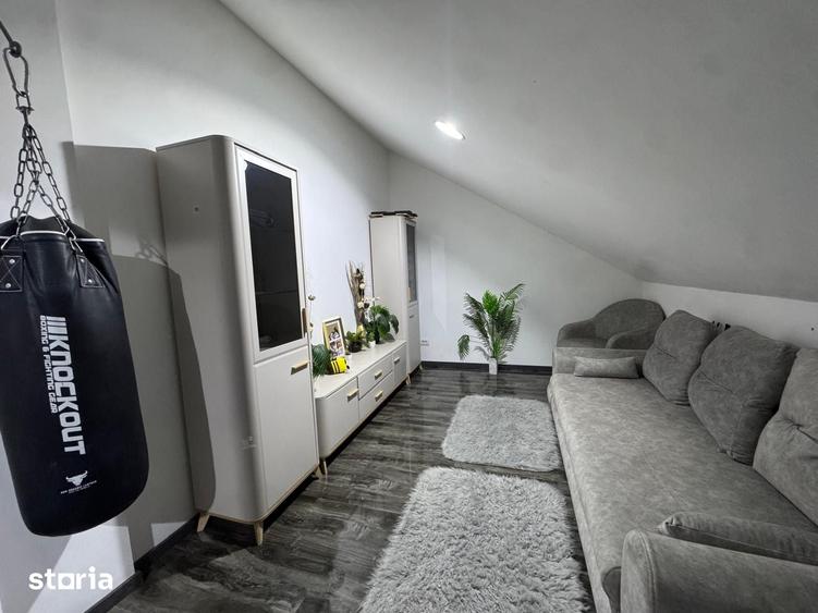 Casă cu 7 camere cu Teren 500 Mp în Central