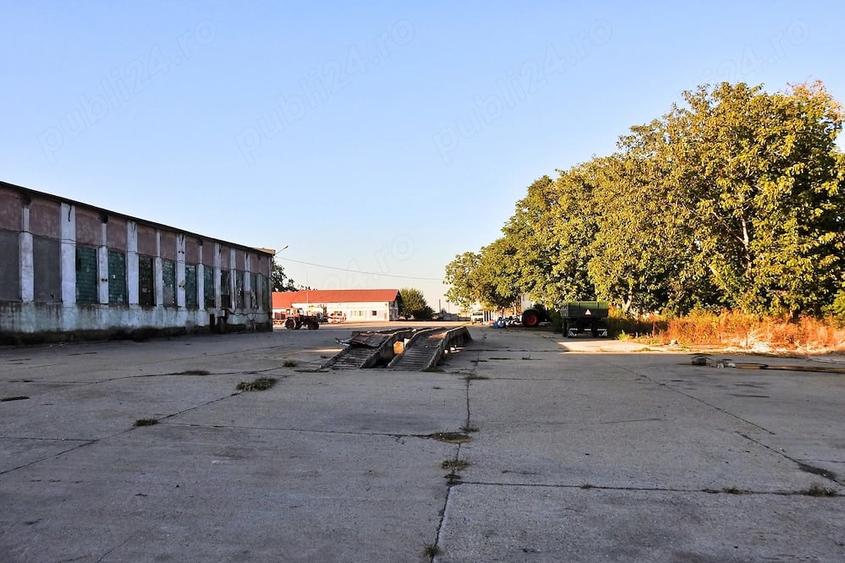 Spațiu comercial, de 2,220 mp, în Hodoni