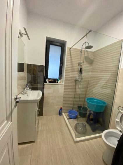 Casă cu Teren 3500 Mp în Cătina