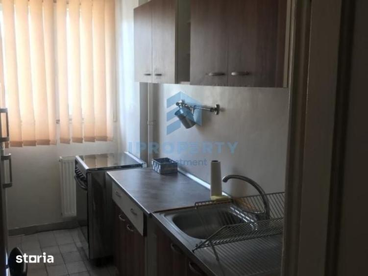Apartament cu 2 camere semidecomandat în Centrul Civic