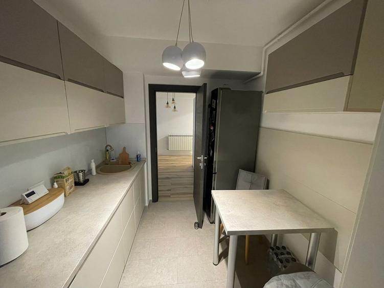 Apartament cu 2 camere semidecomandat, mobilat în Alba Iulia