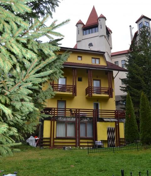 Casă cu 7 camere cu Canalizare în Poiana Brașov