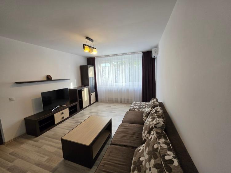 Apartament cu 3 camere decomandat în 1 Decembrie 1918
