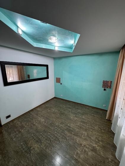 Apartament cu 4 camere semidecomandat, mobilat în Ostroveni