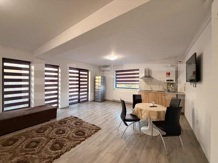 Apartament cu 2 camere decomandat, mobilat în Central