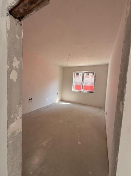 Apartament cu 2 camere decomandat în Florești