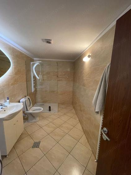 Apartament cu 3 camere decomandat în Piața Centrală