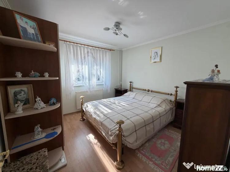Apartament cu 4 camere decomandat în Central