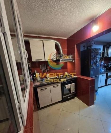 Apartament cu 4 camere semidecomandat, mobilat în Apărătorii Patriei