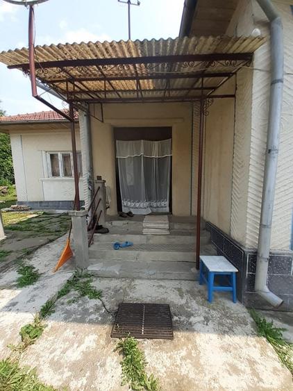 Casă cu 3 camere în Cristolț