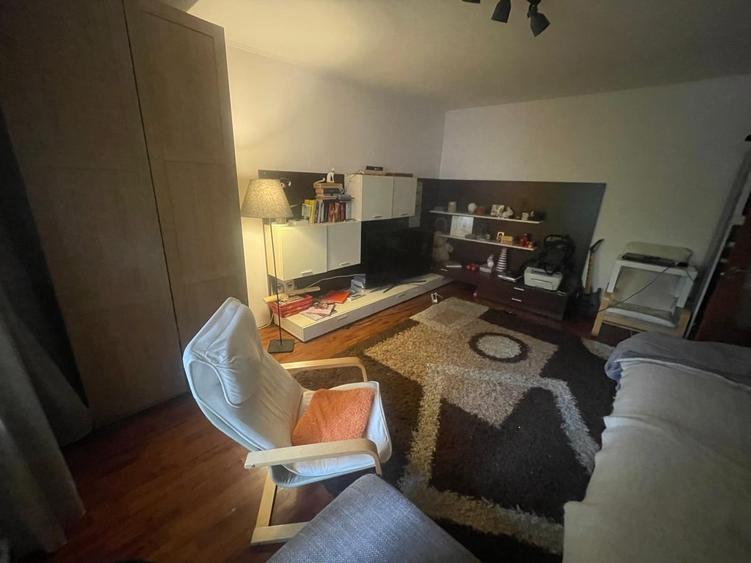 Apartament cu 4 camere decomandat în 13 Septembrie