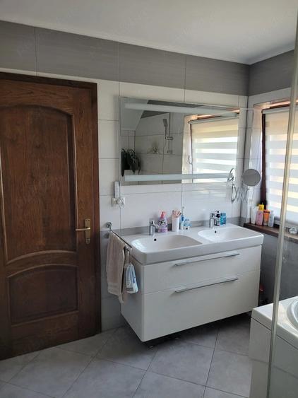 Casă cu Teren 800 Mp în Central