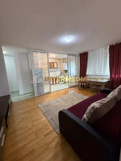 Apartament cu 2 camere decomandat, mobilat în Central