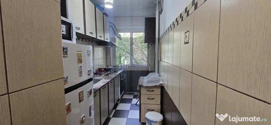 Apartament cu 2 camere semidecomandat în Brâncoveanu