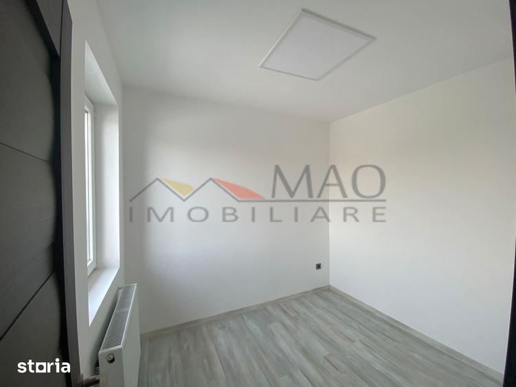 Casă cu 8 camere cu Teren 700 Mp în Semicentral
